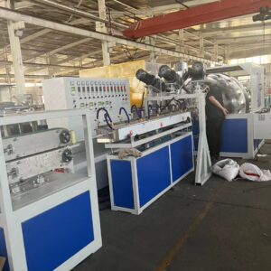 Máy sản xuất ống PVC lưới mềm