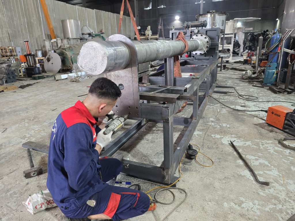 Sản xuất máy tạo hạt nhựa