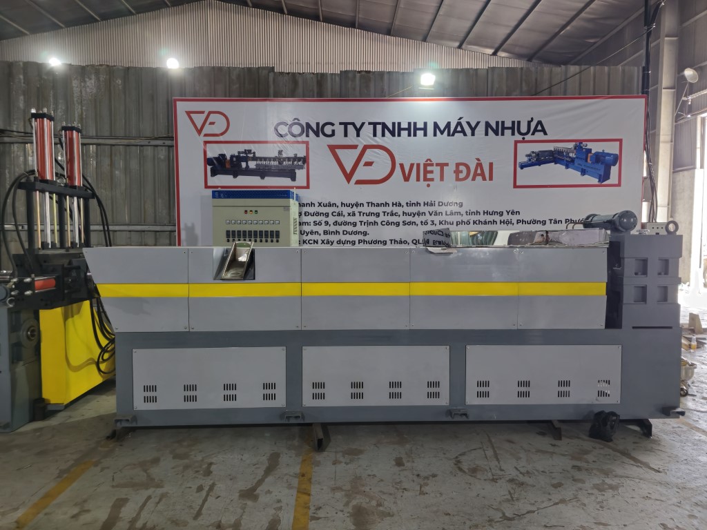 Máy đùn chính trong dây chuyền tạo hạt nhựa PE, PP, ABS