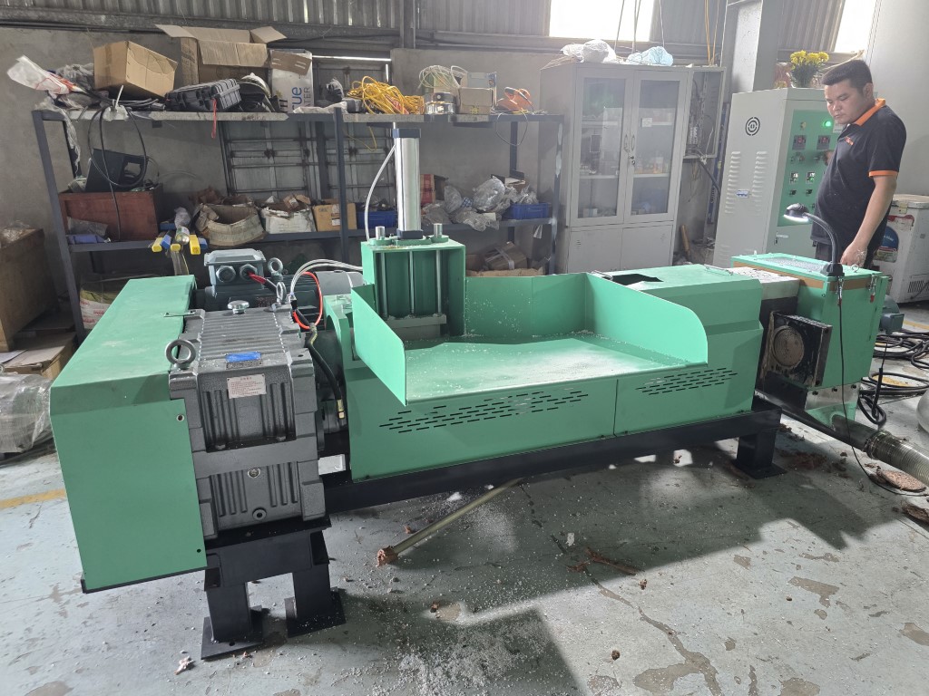 máy tạo hạt nhựa mini