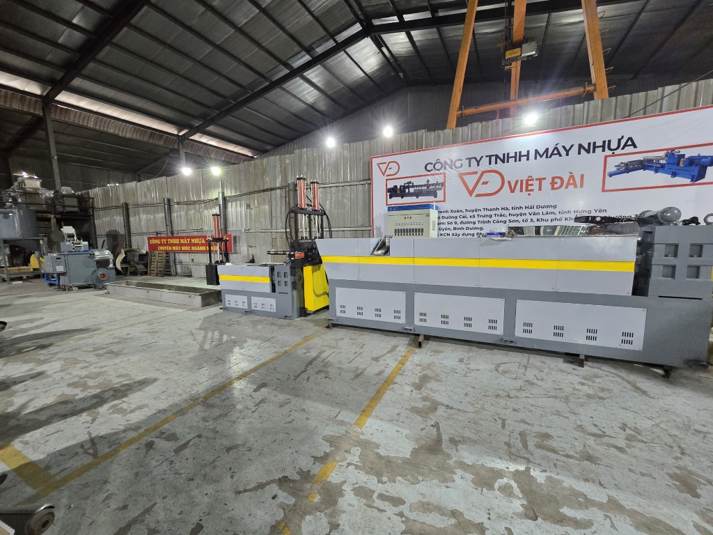 máy sản xuất hạt nhựa tái sinh