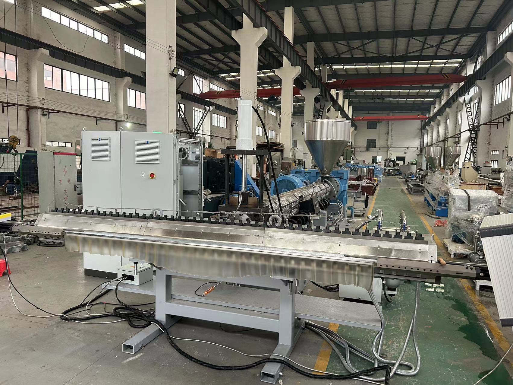 Đầu khuôn đùn sản xuất màng chít PE