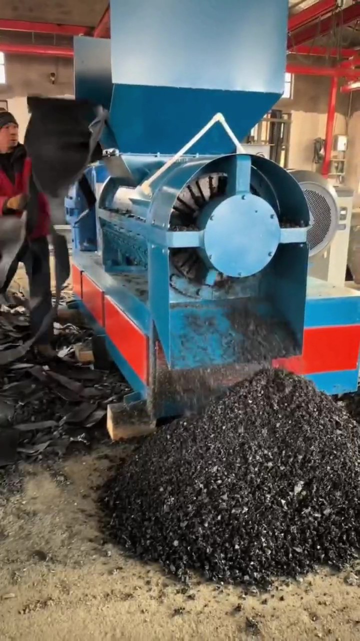 máy xay nhựa cánh xoắn ốc